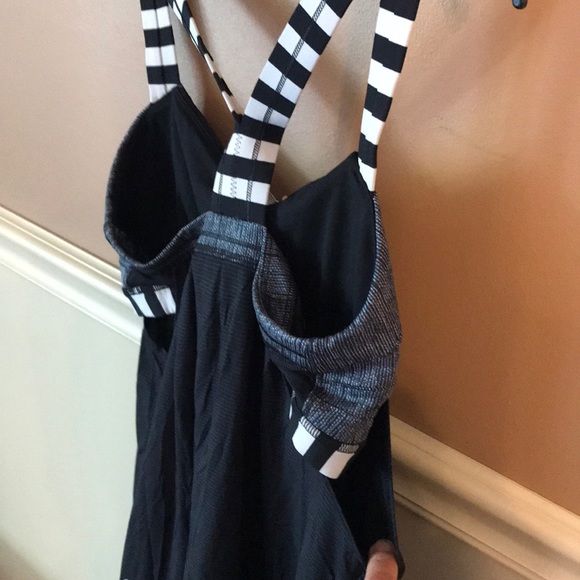 LuLu Lemon Top - Picture 6 of 7